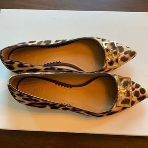 Tory Burch Gigi Leopard Pointed Toe Flat size 6.5